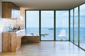 Фреска дизайн интерьера с панорамным окном на море